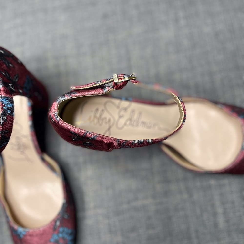 Libby Edelman Velvet Jennifer Pump - Picture 11 of 14